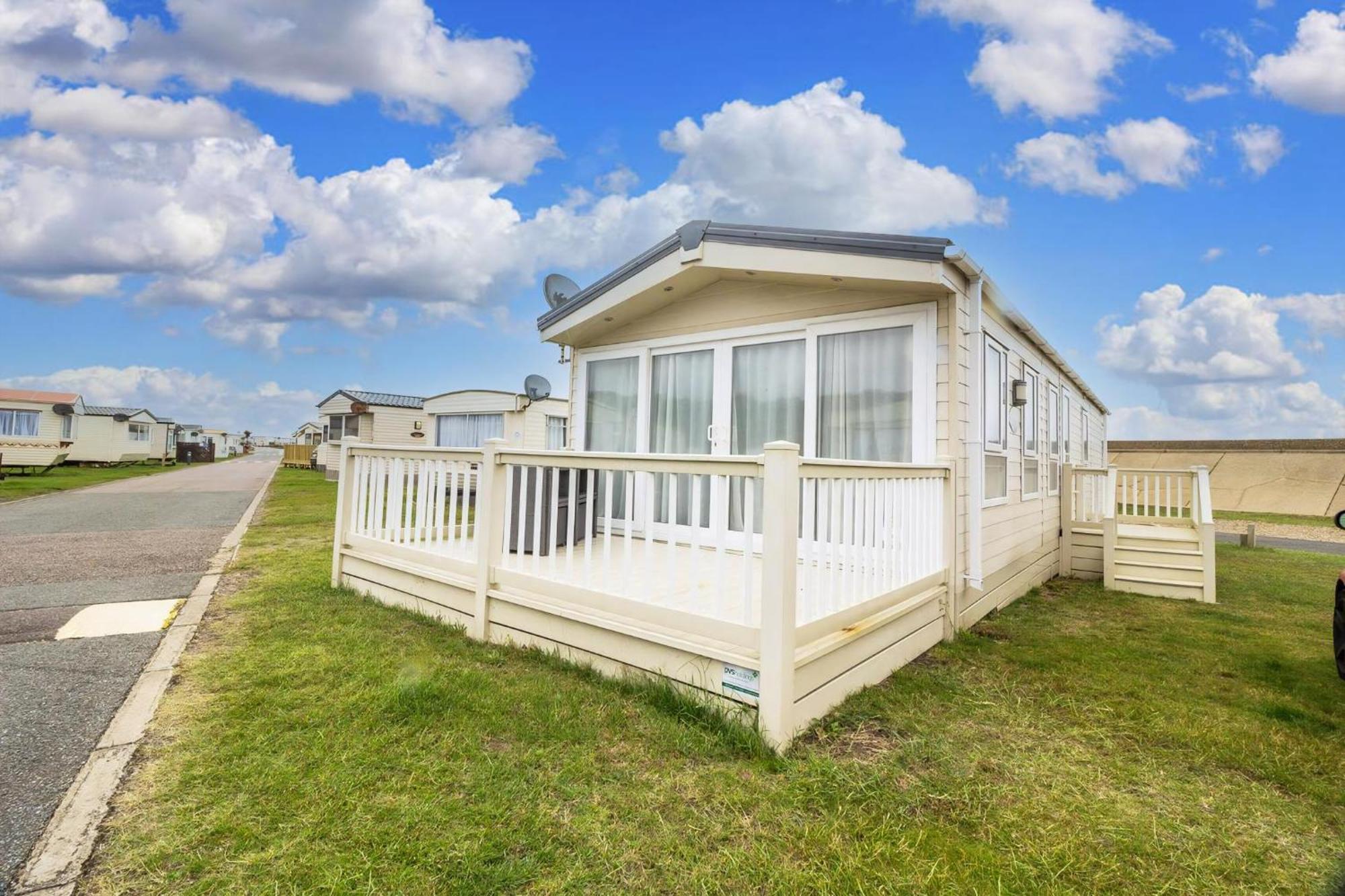 Beautiful 6 Berth Caravan By The Beach In Suffolk Ref 40076Nd Lowestoft Bagian luar foto