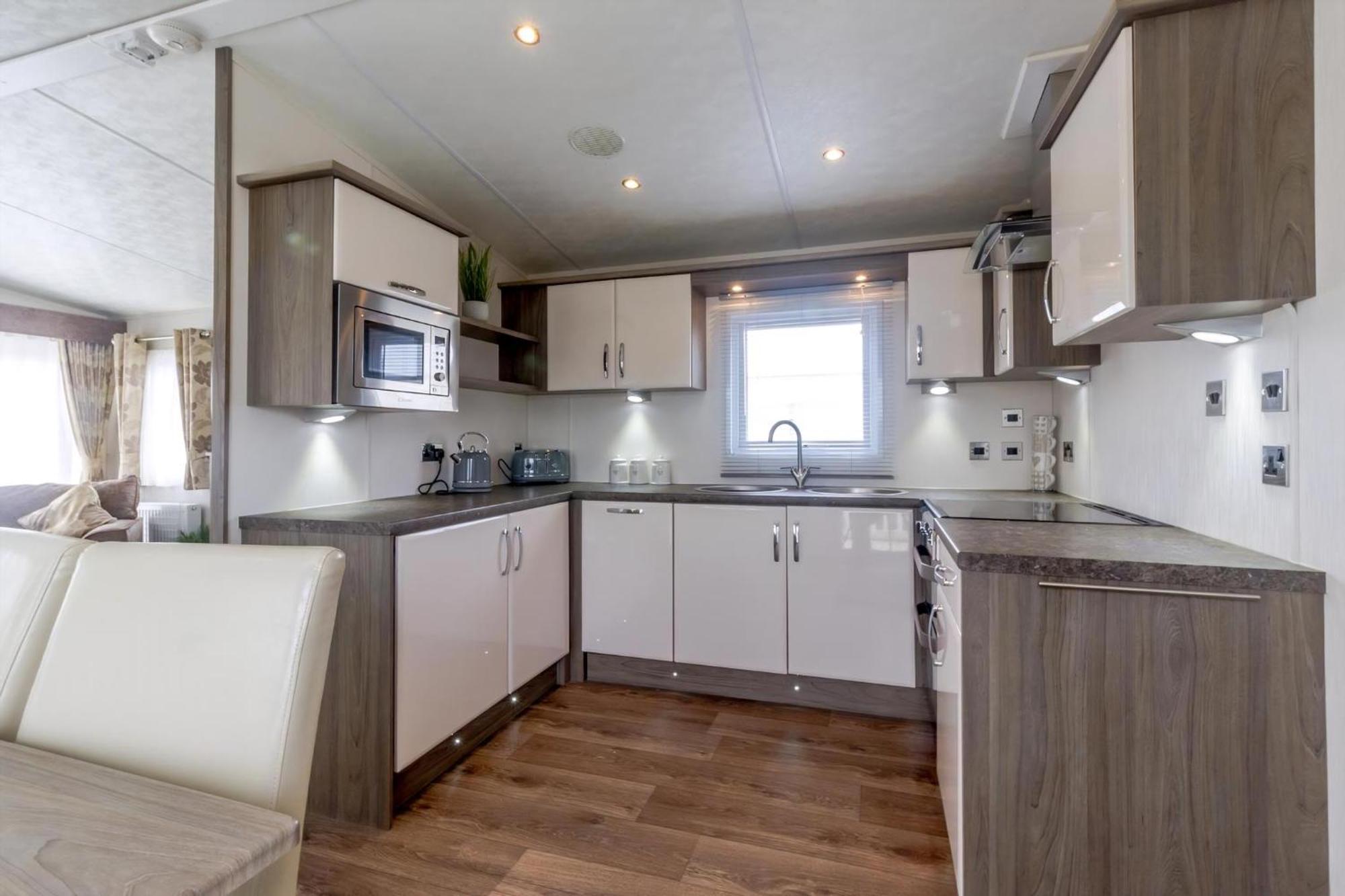 Beautiful 6 Berth Caravan By The Beach In Suffolk Ref 40076Nd Lowestoft Bagian luar foto