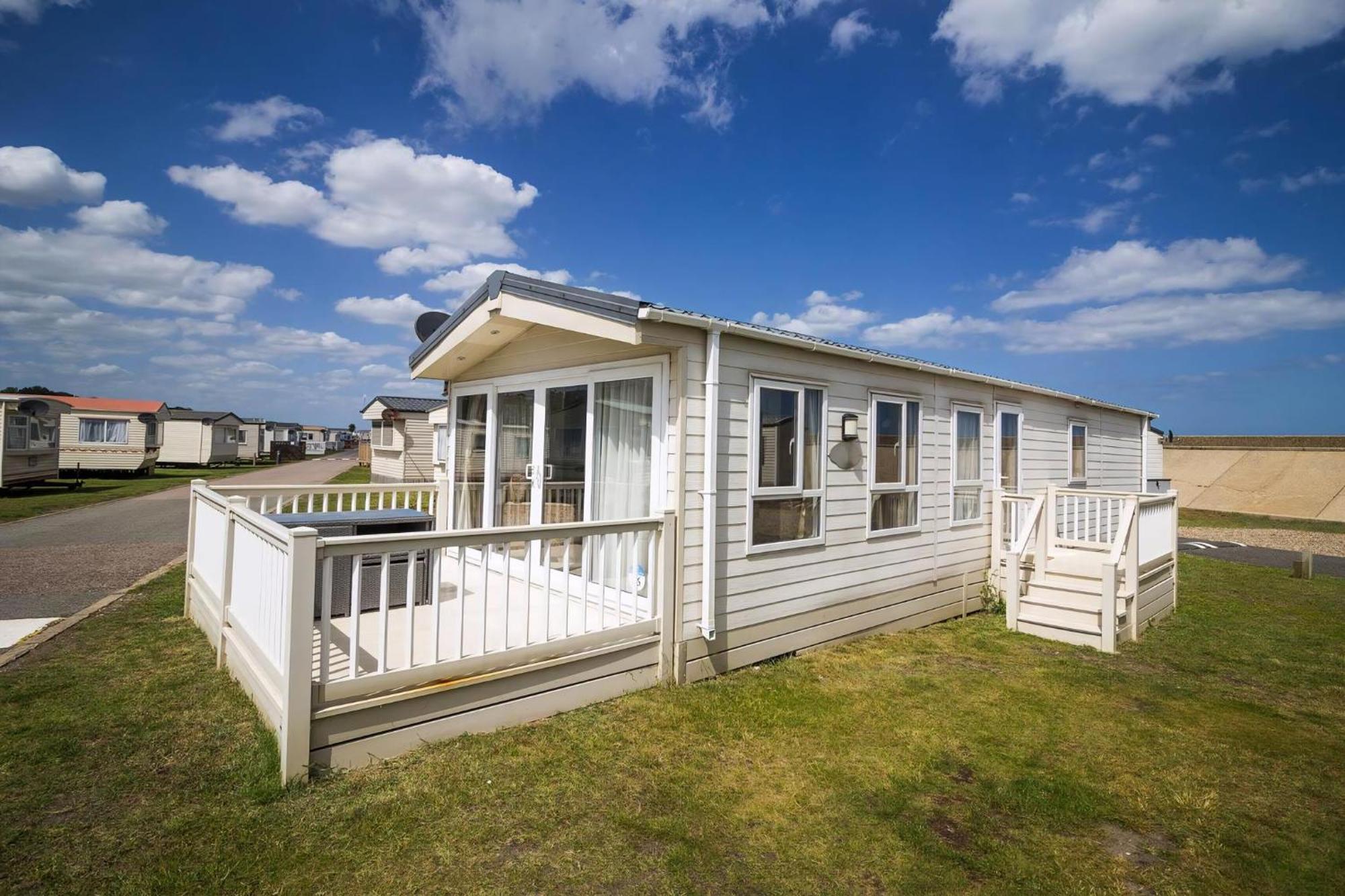 Beautiful 6 Berth Caravan By The Beach In Suffolk Ref 40076Nd Lowestoft Bagian luar foto